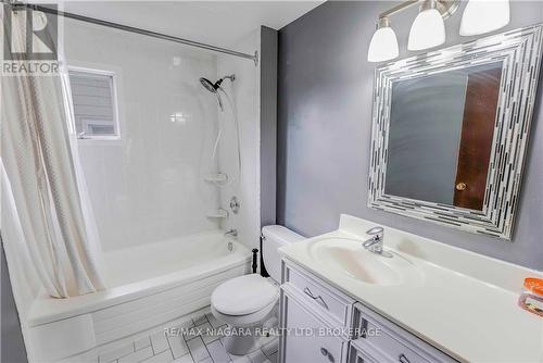 5020 Fifth Avenue, Niagara Falls, ON - Indoor Photo Showing Bathroom