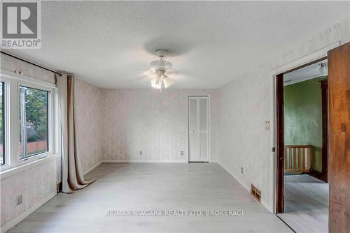 5020 Fifth Avenue, Niagara Falls, ON - Indoor Photo Showing Other Room