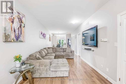 B - 90 Ormond Street N, Thorold (557 - Thorold Downtown), ON - Indoor Photo Showing Living Room