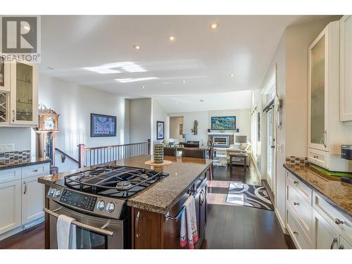 1821 Ironwood Crescent, Kamloops, BC - Indoor Photo Showing Kitchen With Upgraded Kitchen