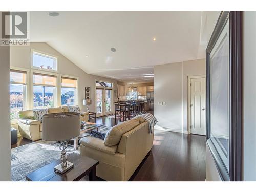 1821 Ironwood Crescent, Kamloops, BC - Indoor Photo Showing Living Room