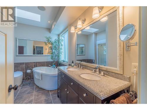 1821 Ironwood Crescent, Kamloops, BC - Indoor Photo Showing Bathroom