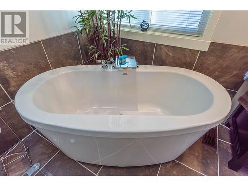 1821 Ironwood Crescent, Kamloops, BC - Indoor Photo Showing Bathroom