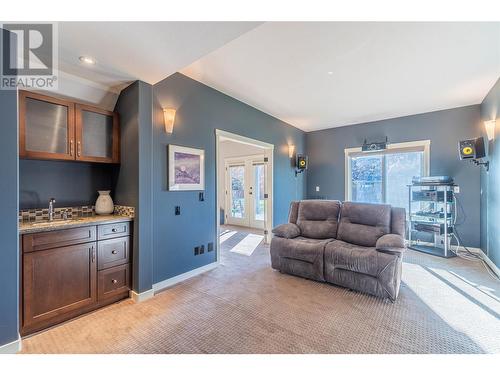 1821 Ironwood Crescent, Kamloops, BC - Indoor Photo Showing Living Room