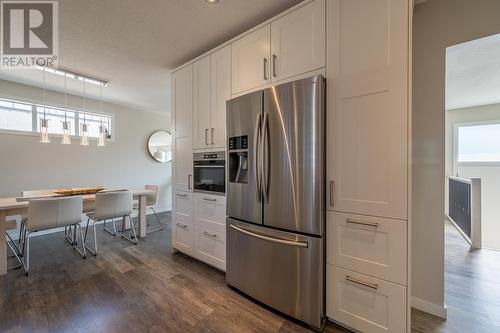 991 12Th Street, Kamloops, BC - Indoor Photo Showing Kitchen