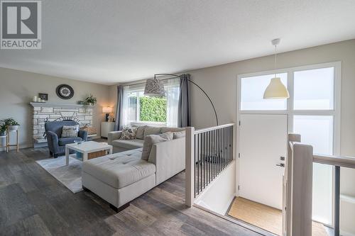 991 12Th Street, Kamloops, BC - Indoor Photo Showing Living Room With Fireplace