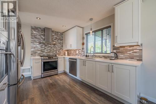 991 12Th Street, Kamloops, BC - Indoor Photo Showing Kitchen With Upgraded Kitchen