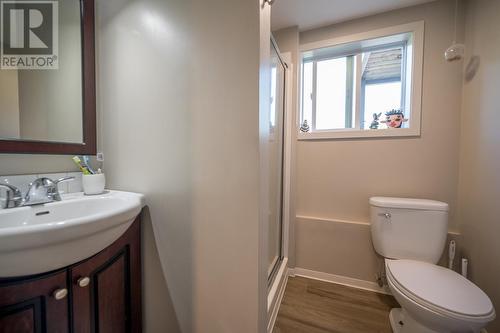 991 12Th Street, Kamloops, BC - Indoor Photo Showing Bathroom