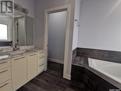 135 Fast Crescent, Saskatoon, SK - Indoor Photo Showing Bathroom