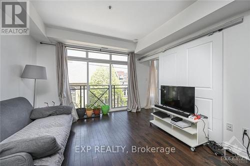 425 - 429 Kent Street, Ottawa, ON - Indoor Photo Showing Living Room