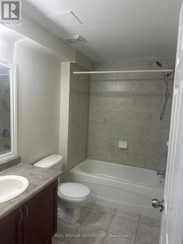 36 Mclaughlin Street, Cambridge, ON - Indoor Photo Showing Bathroom