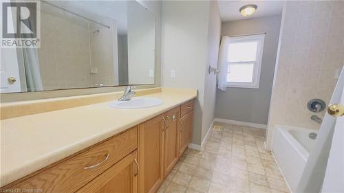 Bathroom with shower / tub combo and vanity - 753 Laurelwood Drive, Waterloo, ON - Indoor Photo Showing Bathroom