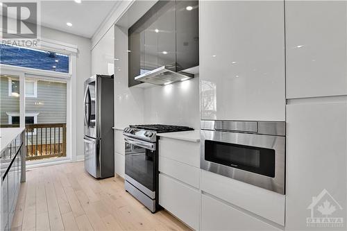 Modern Luxury Chef's Kitchen - 191 Kipp Street, Ottawa, ON - Indoor Photo Showing Kitchen With Upgraded Kitchen