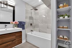 2nd level Ensuite Full Bathroom - 