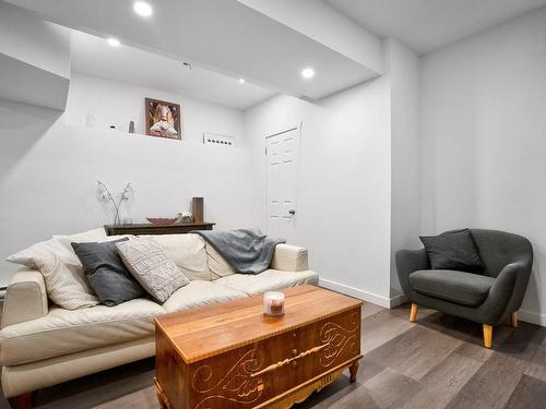 Salle familiale - 1043 Rue St-Philippe, Montréal (Le Sud-Ouest), QC - Indoor