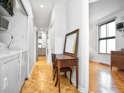 Hall d'entrÃ©e - 1043 Rue St-Philippe, Montréal (Le Sud-Ouest), QC - Indoor Photo Showing Laundry Room