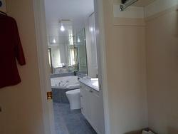 Ensuite bathroom - 