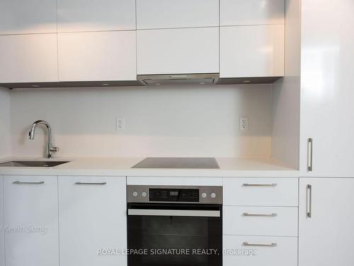 2001-188 Cumberland St, Toronto, ON - Indoor Photo Showing Kitchen