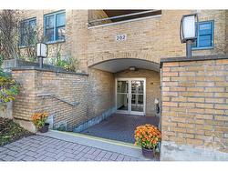 106-202 HINCHEY Avenue  Ottawa, ON K1Y 1L7