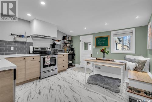 423 D Avenue S, Saskatoon, SK - Indoor Photo Showing Kitchen