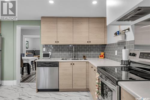 423 D Avenue S, Saskatoon, SK - Indoor Photo Showing Kitchen