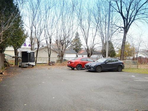 Cour - 5880 Rue Alphonse, Brossard, QC - Outdoor