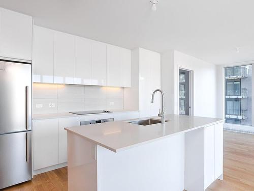 Cuisine - 2201-2320 Rue Tupper, Montréal (Ville-Marie), QC - Indoor Photo Showing Kitchen With Upgraded Kitchen