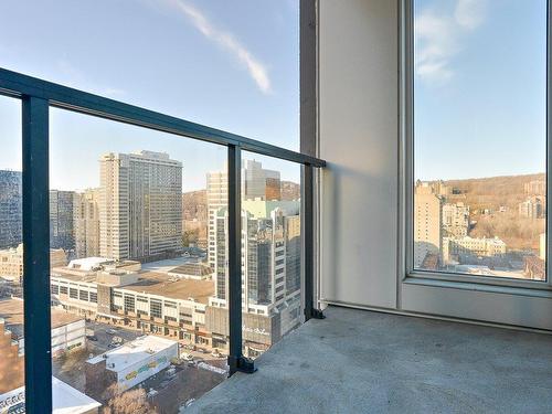 Balcon - 2201-2320 Rue Tupper, Montréal (Ville-Marie), QC - 