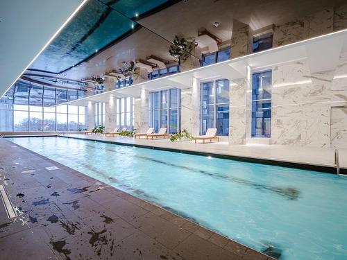 Piscine - 2201-2320 Rue Tupper, Montréal (Ville-Marie), QC - Indoor Photo Showing Other Room With In Ground Pool