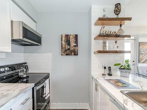 1019A-700 Humberwood Blvd, Toronto, ON - Indoor Photo Showing Kitchen