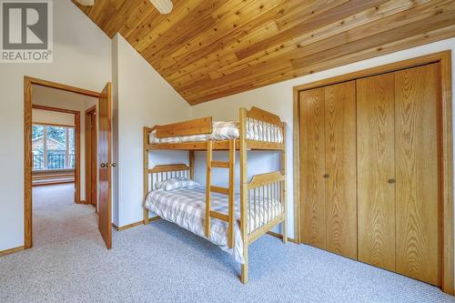 Primary bedroom - 4880 James Street, Fairmont Hot Springs, BC - Indoor Photo Showing Bedroom