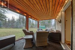 Screened-in patio, walk-out from basement - 