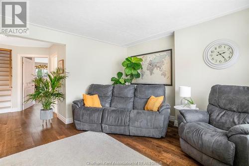 17 Tweedsmuir Avenue East, Chatham, ON - Indoor Photo Showing Living Room