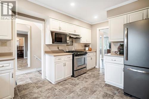 17 Tweedsmuir Avenue East, Chatham, ON - Indoor Photo Showing Kitchen