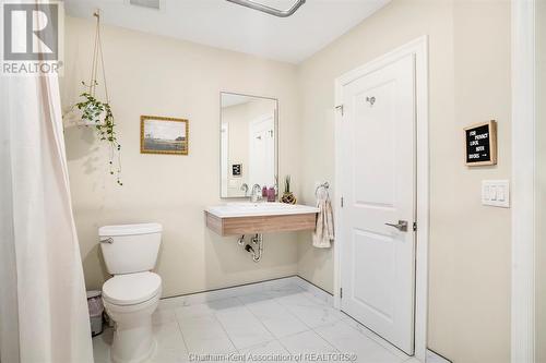 17 Tweedsmuir Avenue East, Chatham, ON - Indoor Photo Showing Bathroom