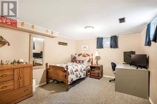 17 Tweedsmuir Avenue East, Chatham, ON - Indoor Photo Showing Bedroom