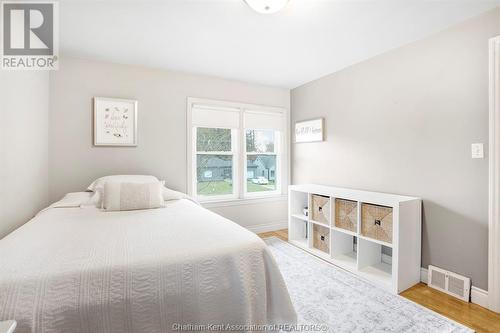 17 Tweedsmuir Avenue East, Chatham, ON - Indoor Photo Showing Bedroom