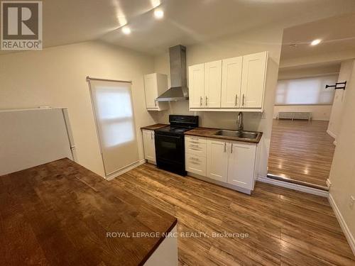 3 Portland Street, Thorold (557 - Thorold Downtown), ON - Indoor Photo Showing Kitchen