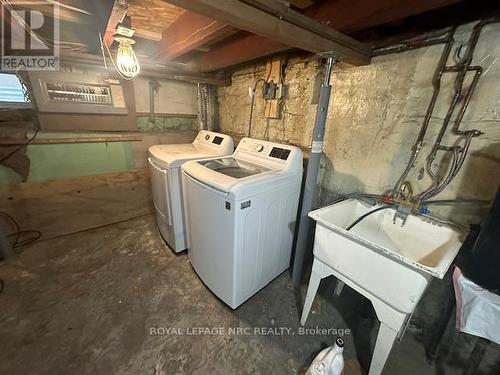 3 Portland Street, Thorold (557 - Thorold Downtown), ON - Indoor Photo Showing Laundry Room