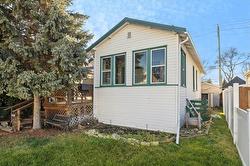 360 Polson AVE  Winnipeg, MB R2W 0N4