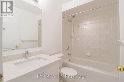 92 - 1128 Dundas Street W, Mississauga, ON - Indoor Photo Showing Bathroom