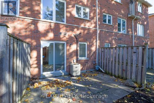 92 - 1128 Dundas Street W, Mississauga, ON - Outdoor