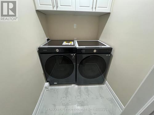 22 Twistleton Street, Caledon, ON - Indoor Photo Showing Laundry Room