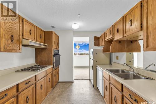 611 351 Saguenay Drive, Saskatoon, SK - Indoor Photo Showing Kitchen With Double Sink