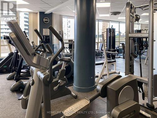 617 - 44 St Joseph Street, Toronto, ON - Indoor Photo Showing Gym Room