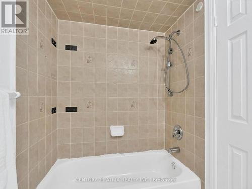 64 - 1075 Ellesmere Road, Toronto, ON - Indoor Photo Showing Bathroom