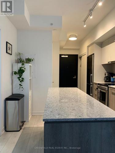 903 - 31 Tippett Road, Toronto, ON - Indoor Photo Showing Kitchen