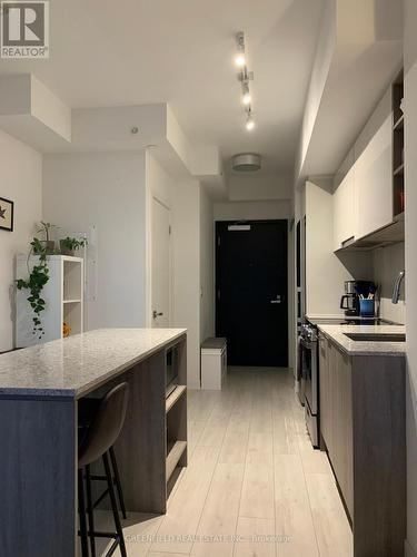 903 - 31 Tippett Road, Toronto, ON - Indoor Photo Showing Kitchen