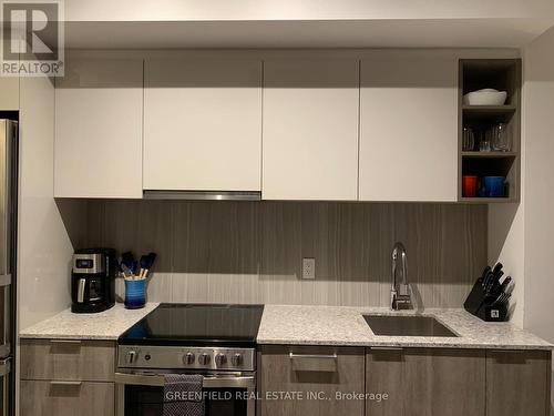 903 - 31 Tippett Road, Toronto, ON - Indoor Photo Showing Kitchen