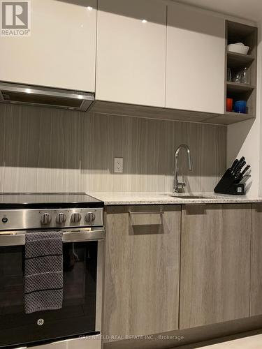 903 - 31 Tippett Road, Toronto, ON - Indoor Photo Showing Kitchen